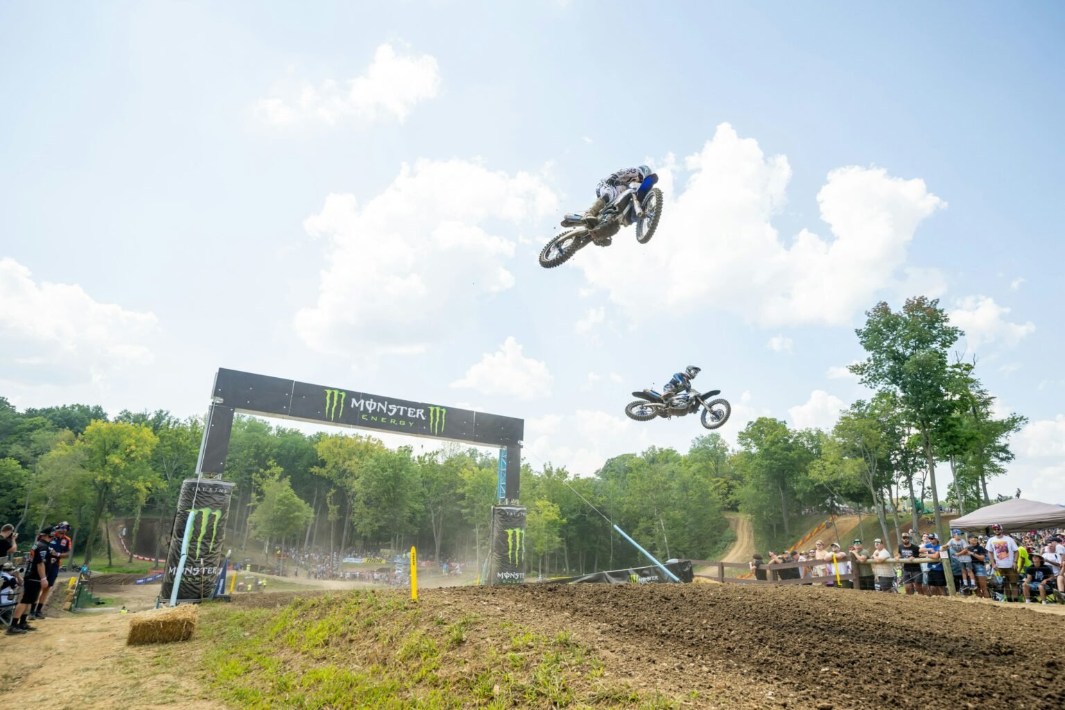 De Coster Steps Away from Team USA, Monster Energy Becomes Title Sponsor for SMX, and More