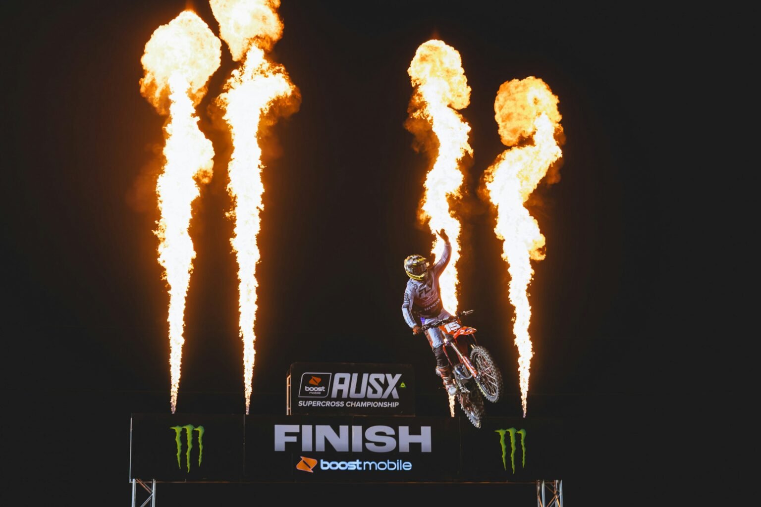 Dean Wilson (450) and Lux Turner (250) Continue AUSX Dominance in Sydney