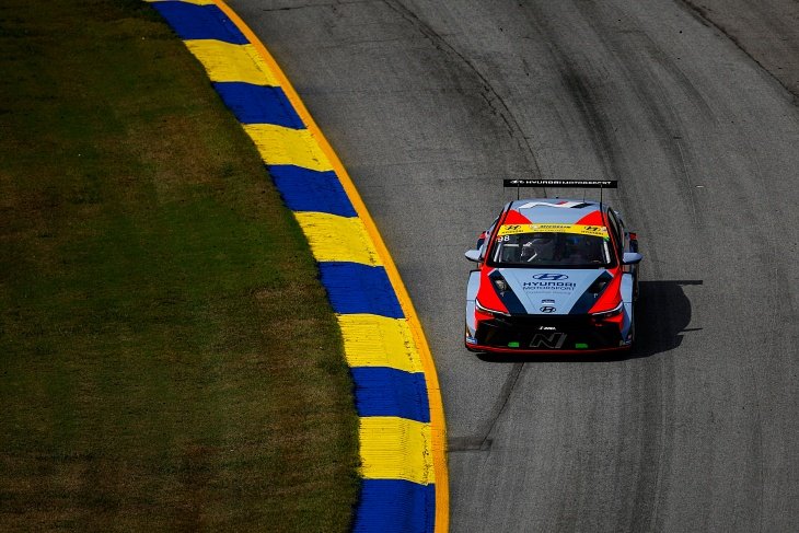 Ibiza Farm McLaren On Pole For Pilot Challenge Finale