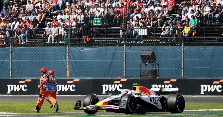 Lawson defended by FIA over accusations by Mexico organizers