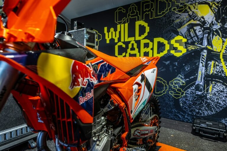 Racerhead #48: Mini O’s Wrapping Up, Two Conflicting Races in Australia