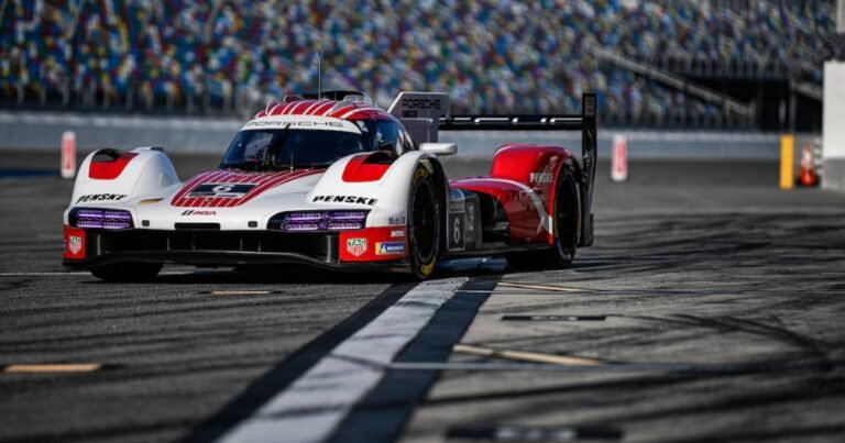 Newgarden, McLaughlin test Porsche 963 at Daytona