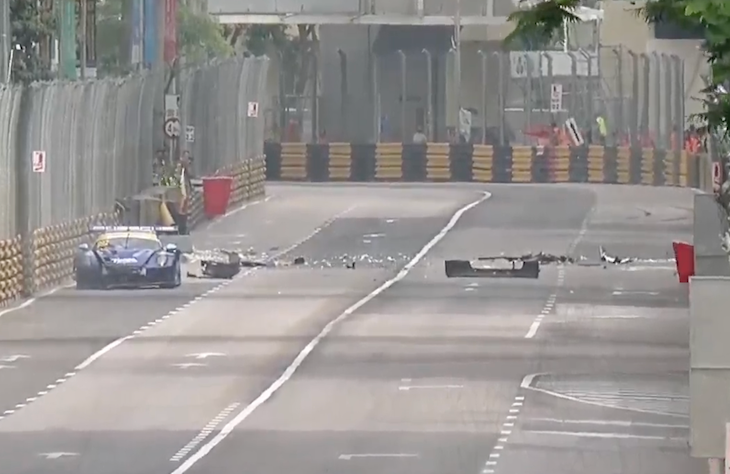 Laurens Vanthoor Fastest – But Crashes Out Of FP1