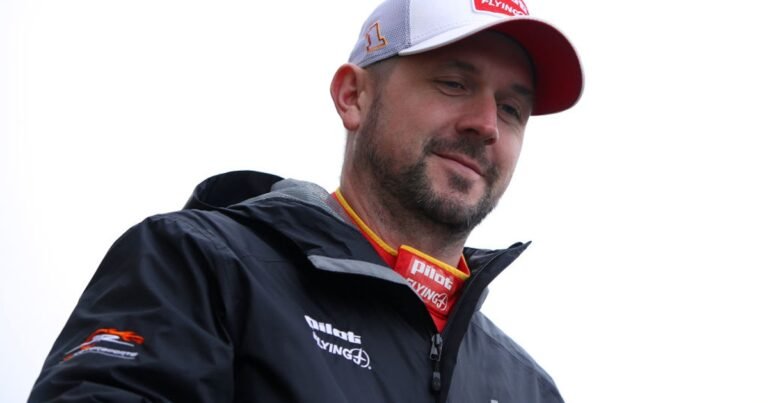 Former NASCAR racer Michael Annett dies at 39