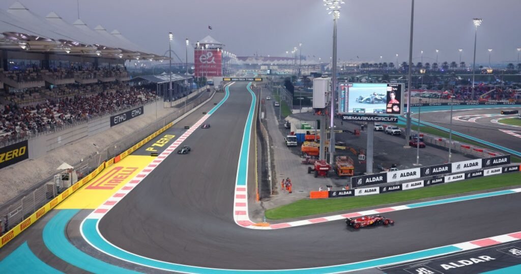 Lapping Abu Dhabi’s Yas Marina Circuit with Carlos Sainz