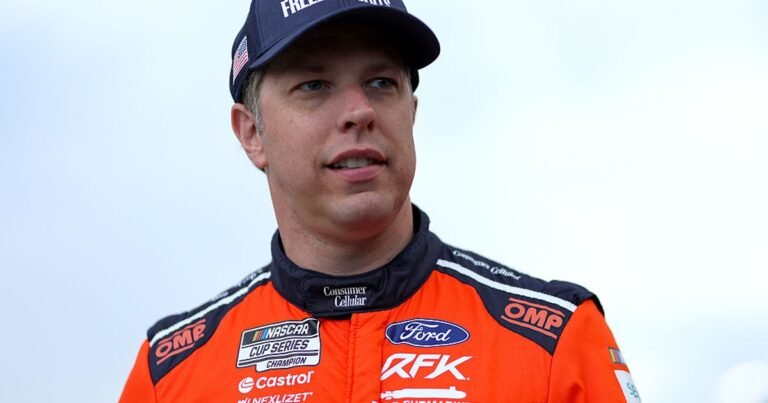 Keselowski suffers broken leg during skiing trip with family