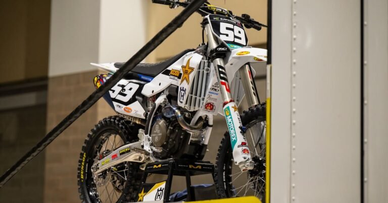 Casey Cochran to Line Up in Detroit Following Preseason Collarbone Break