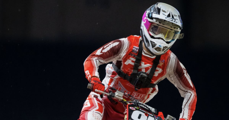 Vide: Big Booter Jumps! Luke Neese Raw Press Day Lap at Detroit SX