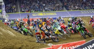 2026 Detroit SX: Roczen and Davies Wins, Lawrence Crashes, Tomac Struggles But Retakes Points